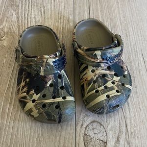 Camo crocs